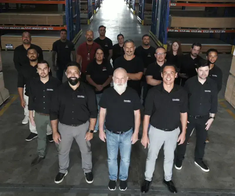 Equipe da Movelex, fornecedor de insumos para marcenaria na Grande São Paulo